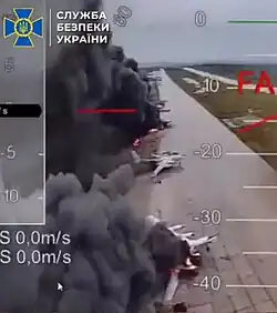 Aufnahme einer ukrainischen Drohne von drei brennenden TU-95-Bombern auf dem Militärflugplatz Olenya