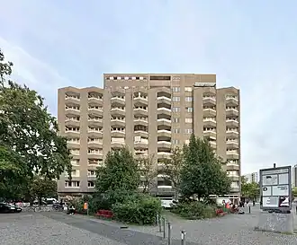 Haus Pommern, Bat-Yam-Platz, Entwurf Wils Ebert & Otto Scheibe/GEHAG-Planungsabteilung, Ausführung 1971–1972