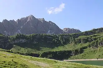 Lachenspitze mit Landsberger Hütte und Traualpsee
