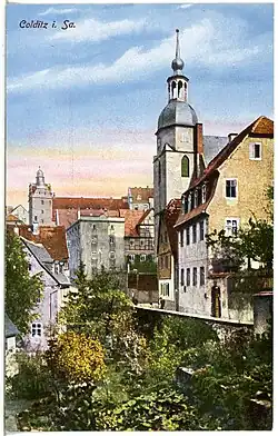 Schlossgasse mit Kirche und Schloss (1920)