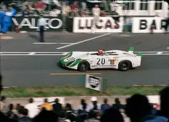 Am Steuer eines Porsche 908/2 Langheck 1969 in Le Mans