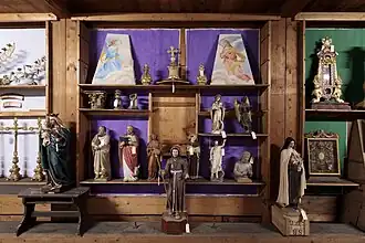 Im Schaulager ist alles, was im Kirchenestrich und in Nebenräumen der Pfarrkirche auffindbar war, 2019