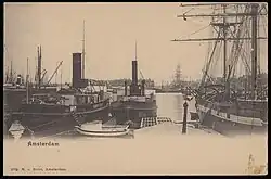 Zwei Eisbrecher und ein Dreimaster im Oosterdok (ca. 1900).