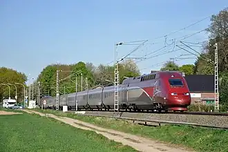 Gelegentlich werden Fernverkehrszüge wie der Thalys über die Strecke umgeleitet