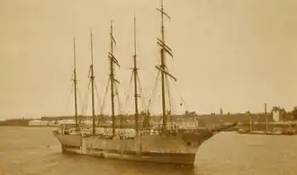 Fünfmastschoner Carl Vinnen auf dem Río de la Plata vor Anker (ca. 1930–31)