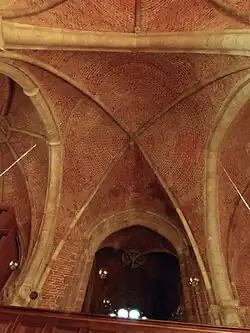 Mittleres Westjoch mit asymmetrischem Anschluss des vorderen Westjochs