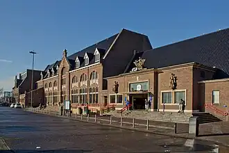 Das Bahnhofsgebäude (2015)