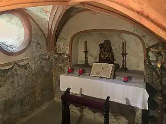 Krypta mit Kreuzrippengewölbe