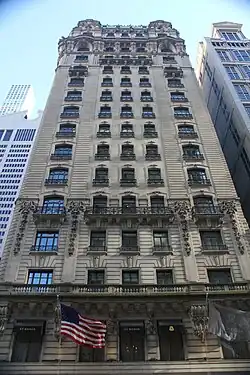 Die Fassade an der Fifth im Jahr 2022