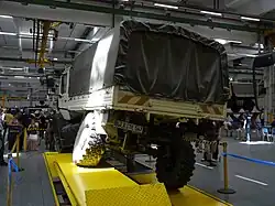 Unimog 437.4, starke Verschränkung der Achsen und Verwindung des Leiterrahmens.