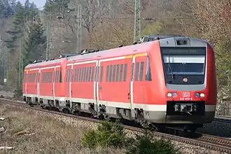 Triebzüge der Baureihe 612 in Doppeltraktion als Allgäu-Franken-Express bei Treuchtlingen