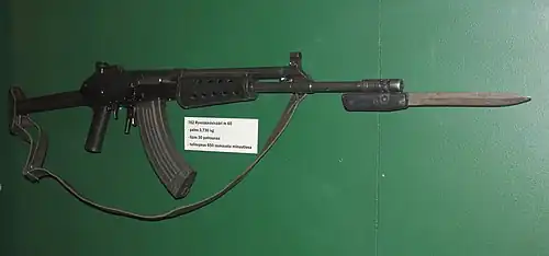 Finnisches M1962-Bajonett und Valmet RK 62