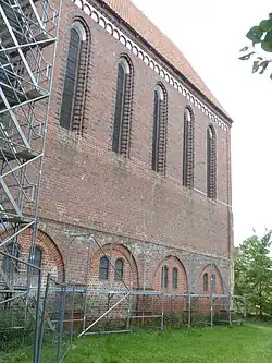 Nordseite, vermauerte Arkade zum abgetragenen Seitenschiff