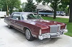 Karosserie des bisherigen Imperial LeBaron: Chrysler New Yorker Brougham (1976)