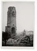 Verbliebener Kirchturm nach Sprengung des Kirchenschiffs am 17. Februar 1952.
