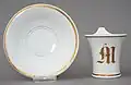 Tasse mit Monogramm, etwa 1830, aus Privatbesitz Detlef Dauer
