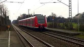 ehem. RB35 der DB (heute RE19) am Haltepunkt Oberhausen-Holten
