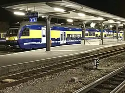 Nr. 323 im Bahnhof Interlaken Ost