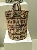 Ton-„Tasche“ mit Doppelaxtsymbolen, Nachpalastzeit (1450–1200&nbsp;v.&nbsp;Chr.)