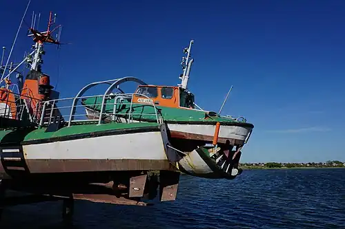 Tochterboot ALTE LIEBE in der Heckwanne der ARWED EMMINGHAUS (DGzRS)