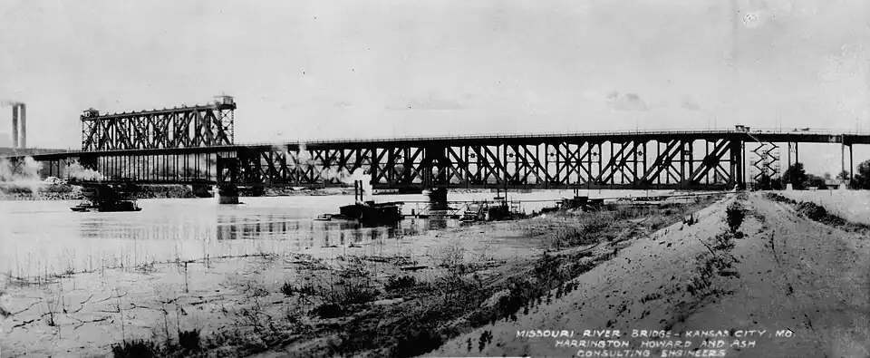 Die ASB Bridge kurz nach ihrer Fertigstellung Anfang 1912 (Blick nach Westen; links Kansas City, rechts North Kansas City)