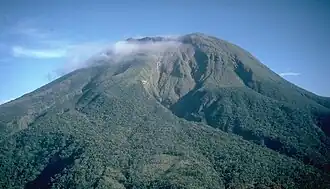 Mt. Bulusan während einer Ruhephase 1984