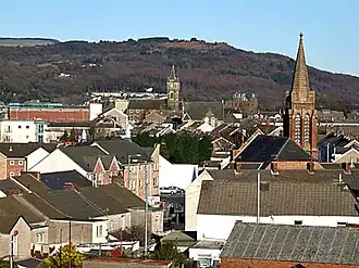 Blick über die Innenstadt von Neath