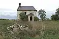 Ruine einer Kapelle im Ortsteil Pusztaszikszó