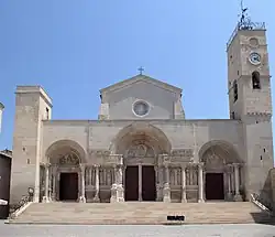 Westfassade der Abteikirche Saint-Gilles, St-Gilles (12.&nbsp;Jahrhundert)