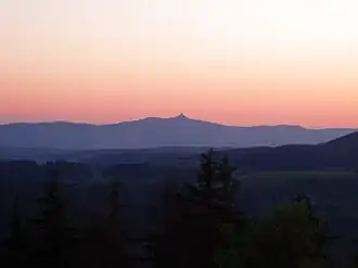 Blick zum Jeschkengebirge mit Ještěd