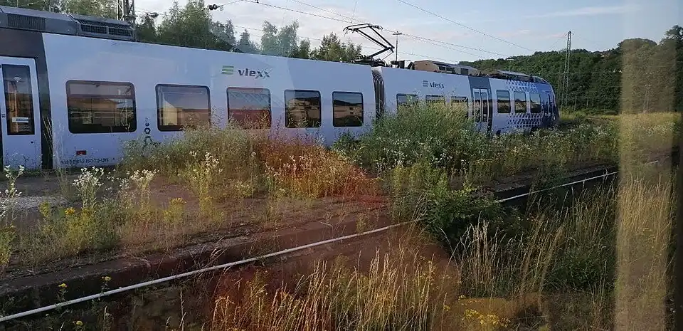 Überreste des Bahnsteiges Gleis 4/7 in Neunkirchen