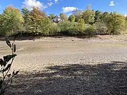 Bärenschlössle im Oktober 2022 mit wegen Dammsanierung abgelassenem Bärensee