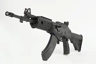 ACE 32 in 7,62 x 39 mm mit AK-Magazin