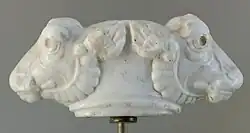 Bild 7: Achämenidischer Schwertknauf mit Stier-Doppelprotome aus Susa, 6.–5. Jahrhundert vor Christus.