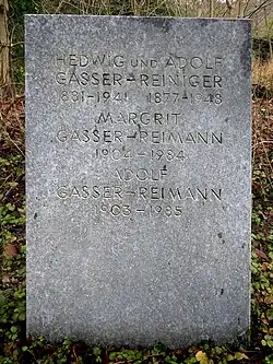 Adolf Gasser-Reimann (1903–1985) Historiker, Gymnasiallehrer, Professor, Autor u.&nbsp;a. «Gemeindefreiheit als Rettung Europas», Politiker, Familiengrab auf dem Friedhof Hörnli, Riehen, Basel-Stadt
