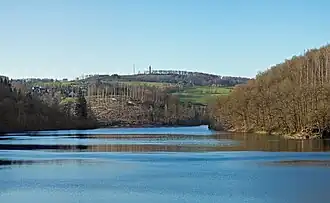 Blick über die Aggertalsperre zum Unnenberg