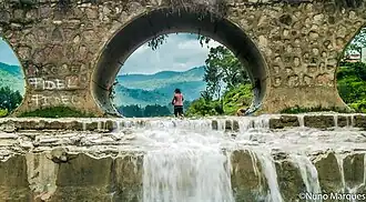 Die Brücke über den Manolane verbindet die beiden westlichen Exklaven von Sarin