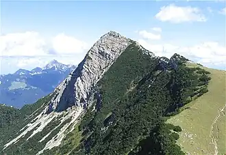 Aiplspitz, Blickrichtung nach Osten, im Hintergrund der Wendelstein