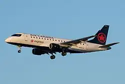 Embraer 175 der Sky Regional Airlines in der Lackierung von Air Canada Express