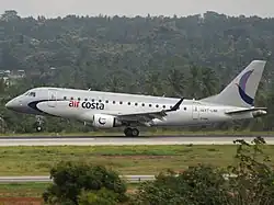 Embraer 170 der Air Costa