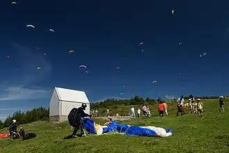 die Baumgartenhöhe als beliebter Startplatz für Paragleiter
