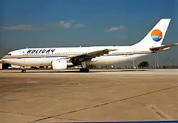 Airbus A300B2 der Holiday Airlines