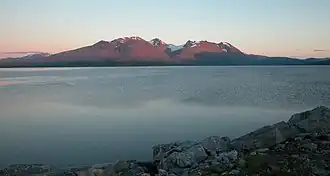 Akkamassiv im Abendlicht. Von links Stortoppen, Borgtoppen, Dubbeltoppen, Västtopparna