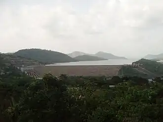 Akosombo-Staudamm mit dem Wasserkraftwerk