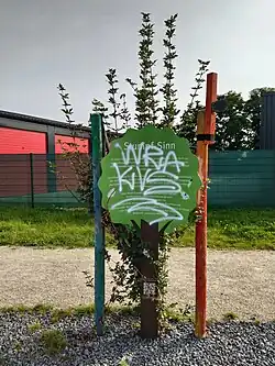 Eine Infotafel weißt auf die Aktion Stumpfsinn hin.