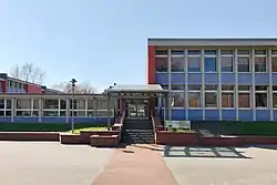 Eingang vom kleinen Pausenhof