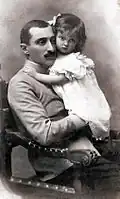 Alexander mit Tochter Eva Lukretia, um 1905