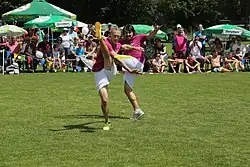 Freestyle-Frisbee-Demonstration durch Alexander Leist (links) und Florian Hess