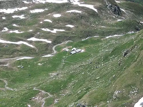 Blick hinunter zur Alp Mos.