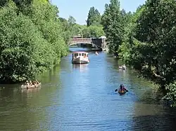 Alsterdampfer und Kanus im Goldbekkanal, Winterhude